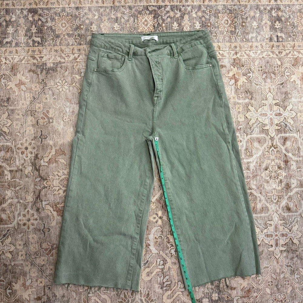 Risen Crop Jeans